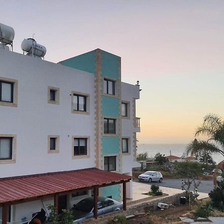 Joanna Sunset Apts Pomos Eksteriør billede